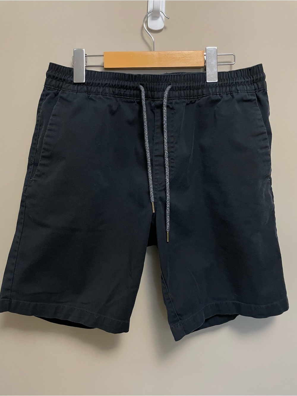 Volcom Black Flat Front Shorts Men’s Large